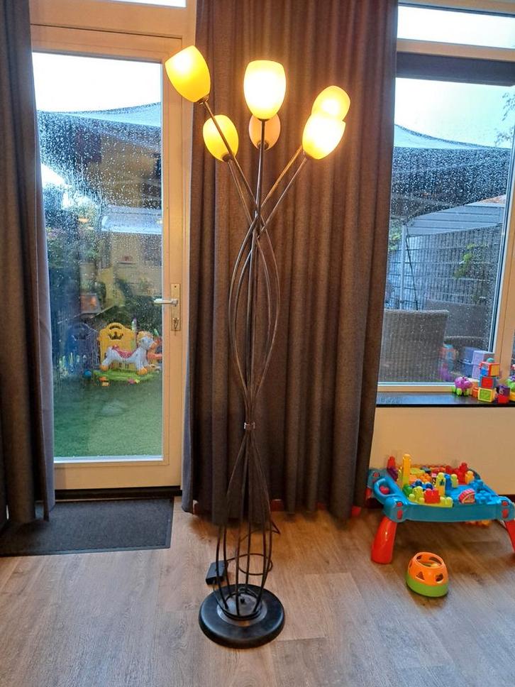 Stijlvolle Staande Lamp met 6 Fittingen dimbaar, Huis en Inrichting, Lampen | Vloerlampen, Zo goed als nieuw, 150 tot 200 cm, Metaal