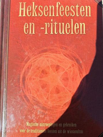 Heksenfeesten en -rituelen - Thea  beschikbaar voor biedingen