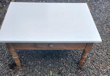grenen salontafel met lade 100 x 75 cm beschikbaar voor biedingen