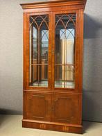 Display cabinet / vitrinekast in mahonie met glazen achterwa, Antiek en Kunst, Ophalen