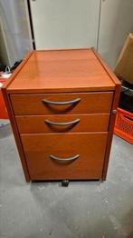 Vintage ladenkastje bruin hout, op wielen. 3 laden, Huis en Inrichting, Bureaus, Ophalen, Gebruikt, Geen idee, Geen@idee.nl