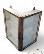 Oud hoek vitrine kastje., Zo goed als nieuw, Minder dan 100 cm, 25 tot 50 cm, 50 tot 100 cm