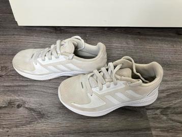Adidas schoenen maat 33 beschikbaar voor biedingen