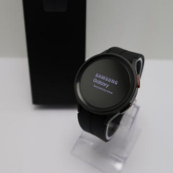 Samsung Galaxy Watch 5 Pro 45mm GPS | in Zeer Nette Staat beschikbaar voor biedingen