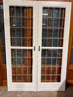 Klein formaat oude ensuite schuifdeuren met glas in lood