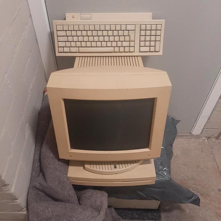 Oude Apple Computer met Toebehoren, Computers en Software, Vintage Computers, Ophalen of Verzenden