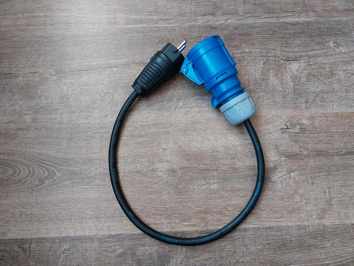 Frans verloop 0,5m Neopreen H07RN-F 3x1,5mm2 Schuko naar CEE, Caravans en Kamperen, Caravan accessoires, Nieuw, Ophalen of Verzenden