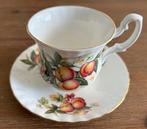 Royal Albert vintage dameskop & schotel – perzikmotief, Ophalen of Verzenden, Zo goed als nieuw, Porselein, Kop en/of schotel