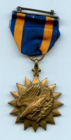 WO2 US Air Medal (wrap brooch), Verzamelen, Ophalen of Verzenden, Luchtmacht, Amerika, Lintje, Medaille of Wings