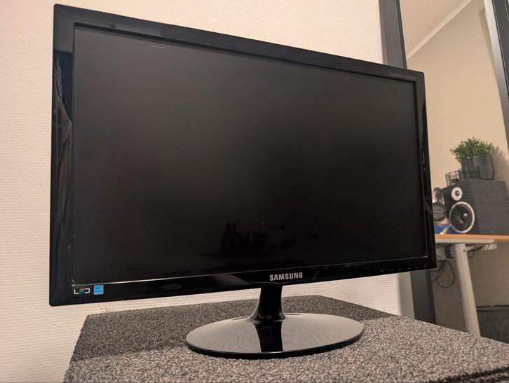 Samsung SyncMaster S24B300 24 inch HDMI Monitor beeldscherm, Computers en Software, Monitoren, Gebruikt, 60 Hz of minder, HDMI