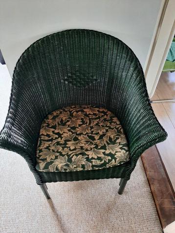 Rotan kuip stoel beschikbaar voor biedingen