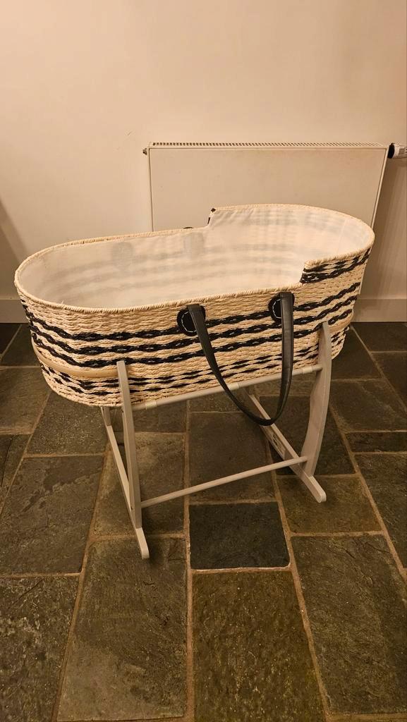 Childhome Mozes basket/wieg met houten onderstel en matras, Huis en Inrichting, Tafels | Bijzettafels, Zo goed als nieuw, Ovaal