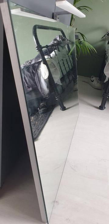 Badkamer spiegel met lamp 