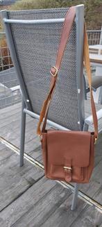 Schoudertas heren in  leder  burkeley mooie staat, Sieraden, Tassen en Uiterlijk, Tassen | Schoudertassen, Ophalen, Zo goed als nieuw