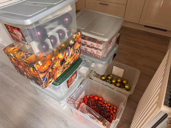 Kerstversiering in opbergdozen, Huis en Inrichting, Woonaccessoires | Overige, Zo goed als nieuw, Ophalen