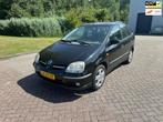 Nissan Almera Tino 1.8 Tekna/AIRCO/LEDER-ALCANTARA/TREKHAAK, 65 €/maand, 4 cilinders, 116 pk, Zwart