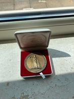 Penning maatschappij nijverheid en handel in doosje, Postzegels en Munten, Penningen en Medailles, Ophalen of Verzenden, Brons