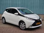Toyota Aygo 5-deurs x-nav 1.0 VVT-i 72pk | LAGE KM-STAND! |, Stof, Gebruikt, Euro 6, 4 stoelen