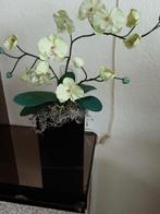 Mooie kunst orchideeën boeket met zwarte vaas, Ophalen of Verzenden, Zo goed als nieuw