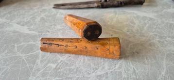 Middeleeuwse Messen & Heft - Bewerkt Hout beschikbaar voor biedingen