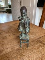Vintage Bronzen Beeld Beedje Meisje Op Stoel Juan Clara, Antiek en Kunst, Antiek | Koper en Brons, Ophalen of Verzenden