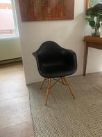 Originele Vitra Eames DAW Stoel Deep Black, Huis en Inrichting, Stoelen, Ophalen, Zwart, Design klassieker Charles Eames, Zo goed als nieuw