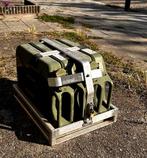 Twee gebruikte jerrycanhouders met jerrycans, Ophalen, Gebruikt, Land Rover
