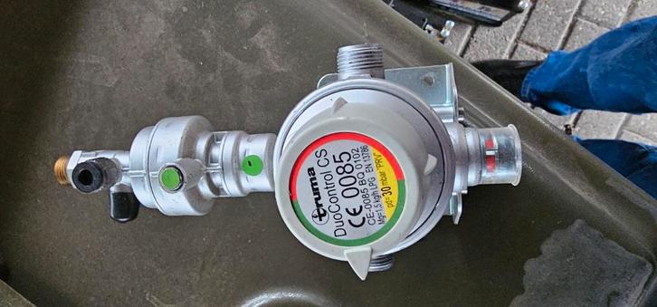 Truma DuoControl CS Gasdrukregelaar, Caravans en Kamperen, Caravan accessoires, Gebruikt, Ophalen of Verzenden