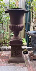 Gietijzeren hoge tuinvaas bloempot op mooie sokkel console, Tuin en Terras, Tuinvazen, Ophalen, Zo goed als nieuw