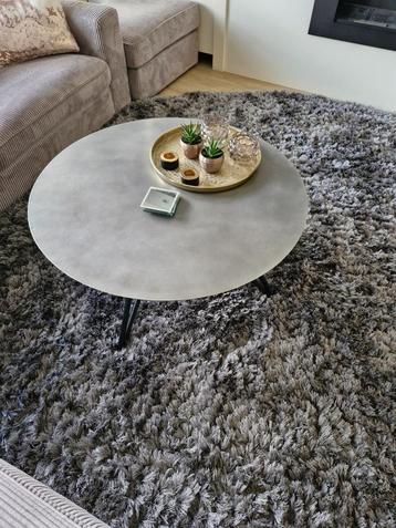 Salontafel  beschikbaar voor biedingen