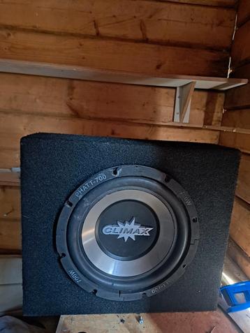 Subwoofer 750watt, versterker 1120watt  beschikbaar voor biedingen