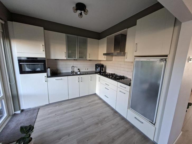 Wit/ crème hoekkeuken, Huis en Inrichting, Keuken | Complete keukens, Gebruikt, Hoekkeuken, Wit, Graniet of Steen, Ophalen of Verzenden