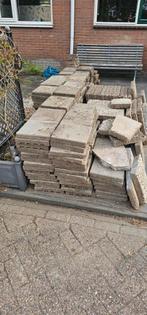 Gratis af te halen: 40x40&40x60 grindtegels, klinkers, 30x30, Tuin en Terras, Ophalen, Gebruikt, 10 m² of meer, Beton