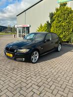 **BMW 3-Serie 2.0 I 320 125KW 2009 Zwart topstaa!!**, Achterwielaandrijving, 1995 cc, Zwart, 4 cilinders