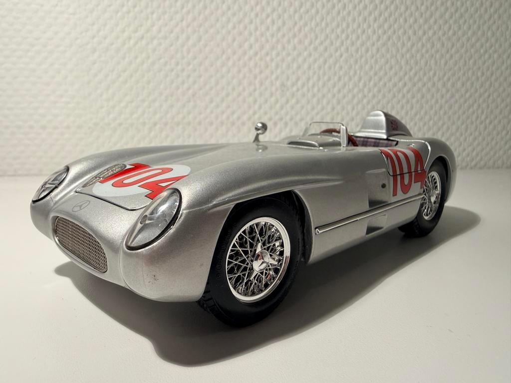 Mercedes-Benz 300 SLR - Maisto 1/18, Hobby en Vrije tijd, Modelauto's | 1:18, Ophalen of Verzenden, Gebruikt, Auto, Maisto