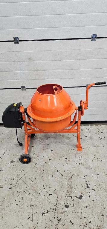 HBM 63 Liter Betonmolen , Betonmixer , Cementmixer 230 Volt beschikbaar voor biedingen