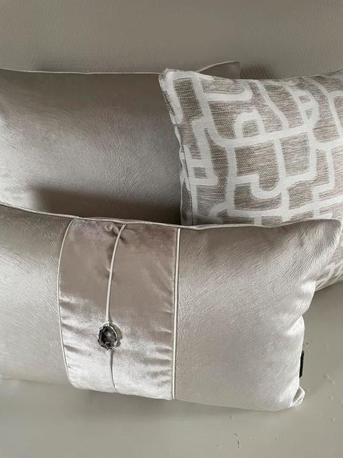 Nieuw! Sierkussens in luxe Beige/creme tinten, Huis en Inrichting, Woonaccessoires | Kussens, Nieuw, Beige, Vierkant, Ophalen of Verzenden