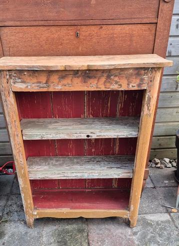 Geleefd houten kastje  rustiek & karaktervol beschikbaar voor biedingen