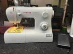 SINGER TRADITION NAAIMACHINE MODEL 2282, Hobby en Vrije tijd, Naaimachines en Toebehoren, Ophalen of Verzenden, Zo goed als nieuw