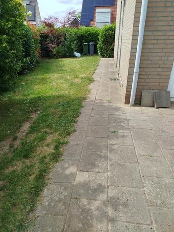 Tegels gratis af te halen beschikbaar voor biedingen