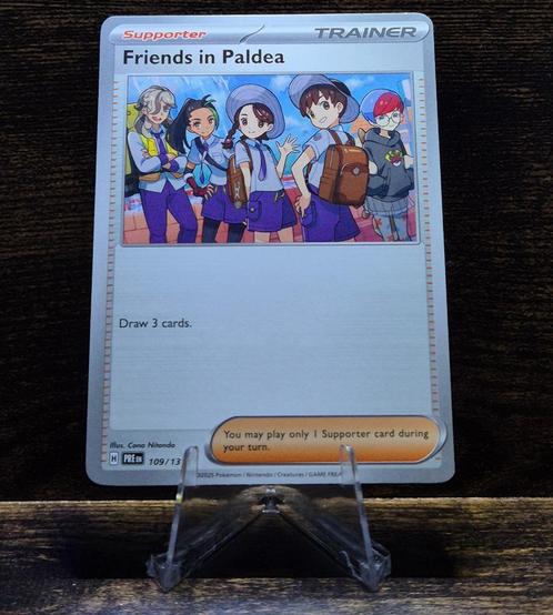 Friends in Paldea 109/131 Prismatic Evolutions, Hobby en Vrije tijd, Verzamelkaartspellen | Pokémon, Nieuw, Losse kaart, Verzenden