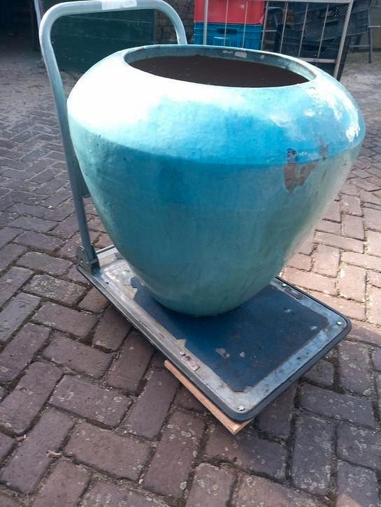 Mooi en grote bloempot in prijs verlaagd, Tuin en Terras, Bloempotten, Nieuw, Aardewerk, Binnen, Tuin, 70 cm of meer, 40 cm of meer