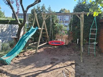 Speeltoestel buiten beschikbaar voor biedingen