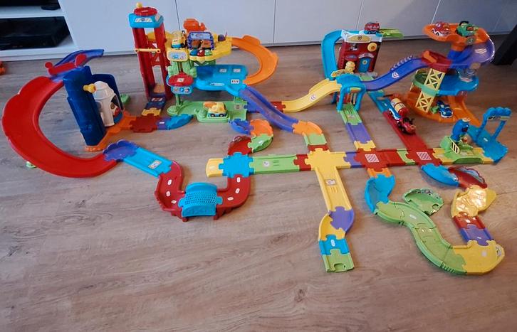 VTech Toet Toet Auto's Set met Garage, Toren & Raket, Kinderen en Baby's, Speelgoed | Racebanen, Gebruikt, Racebaan, Handmatig