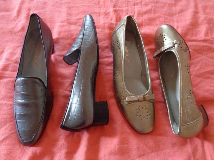 ALEXANDRIA goudkleur pumps:mt 40(6.5), Kleding | Dames, Schoenen, Zo goed als nieuw, Pumps, Overige kleuren, Ophalen of Verzenden