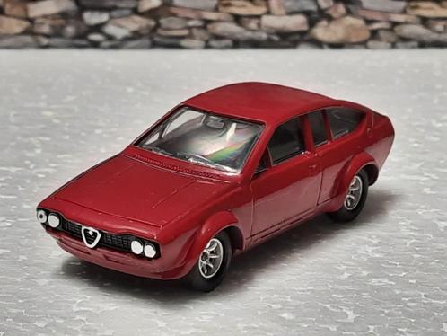 Alfa Romeo GTV.  Model van het merk Solido Model is fraai ui, Hobby en Vrije tijd, Modelauto's | 1:43, Zo goed als nieuw, Auto