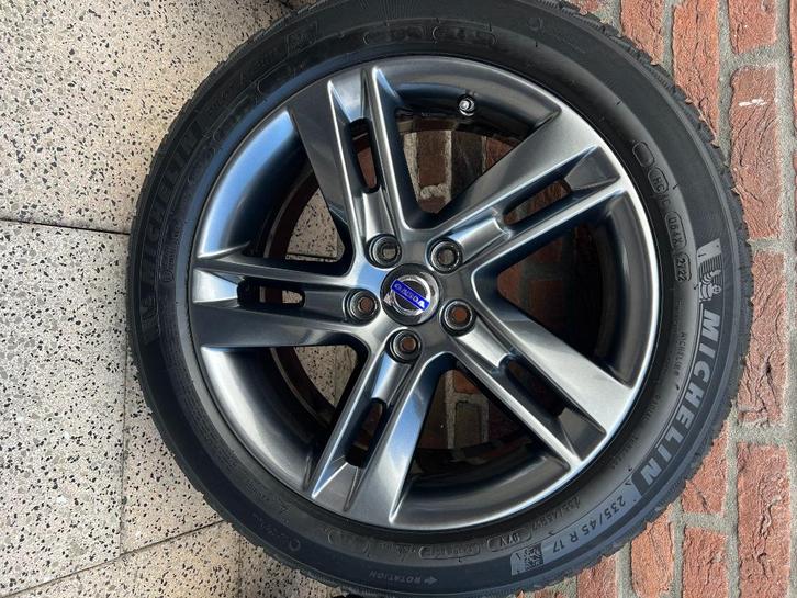 Volvo Winterset sadia 8x17" Michelin Pilot Alpin 5, Auto-onderdelen, Banden en Velgen, Banden en Velgen, Winterbanden, 17 inch