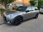 Mini Clubman 1.5 Cooper 2016 Grijs, Auto's, Mini, Voorwielaandrijving, 65 €/maand, 136 pk, Leder en Stof