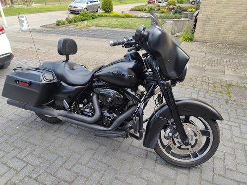 Mat zwarte Streetglide 2010, Motoren, Motoren | Harley-Davidson, Particulier, Toermotor, meer dan 35 kW, 2 cilinders, Ophalen