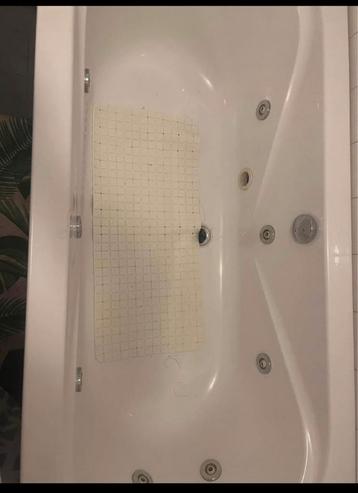 Bubbelbad beschikbaar voor biedingen